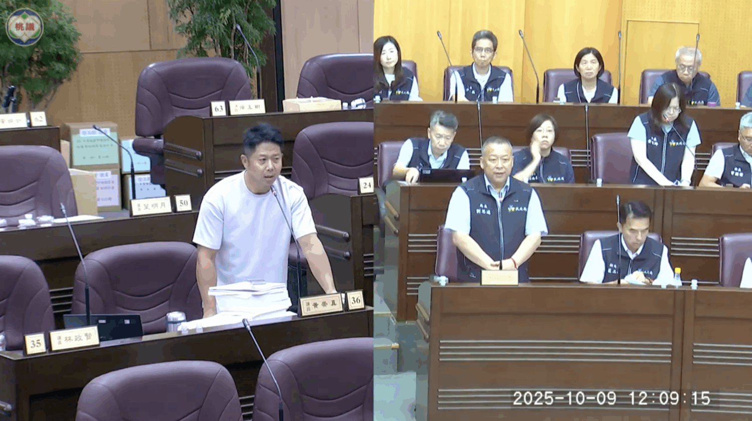桃園市議員黃崇真(左)、桃園市民政局長劉思遠(右)。(圖/桃園市議會議事直播)