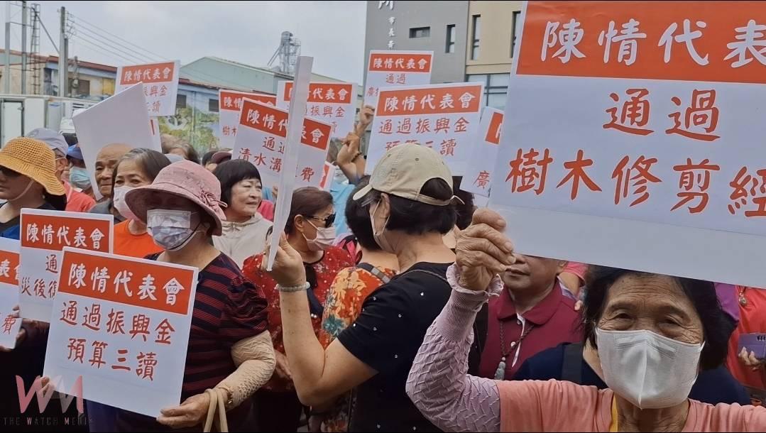 普發現金3000元卡關代表會 嘉義縣太保市民到代表會抗議 - https://www.watchmedia01.com
