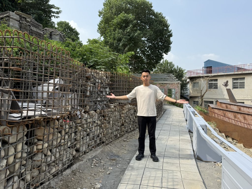 台灣設計展開幕-楊子賢議員發現中興莊展區部分工程還在趕工中