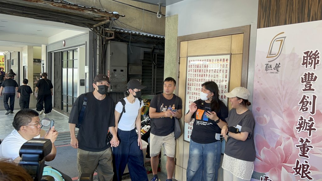 影/李千娜、黃尚禾不捨顏正國離世 連續三天前往靈堂弔唁