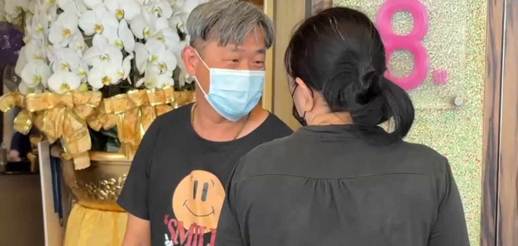 顏正國親舅舅低調現身靈堂 陪外甥走完最後一程