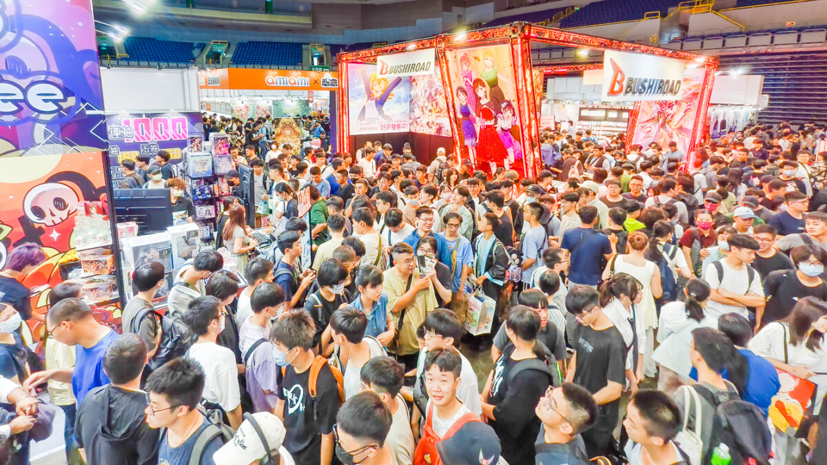 ▲2025高雄國際動漫節登場,現場人潮擠爆。(圖/記者黃淑貞攝)