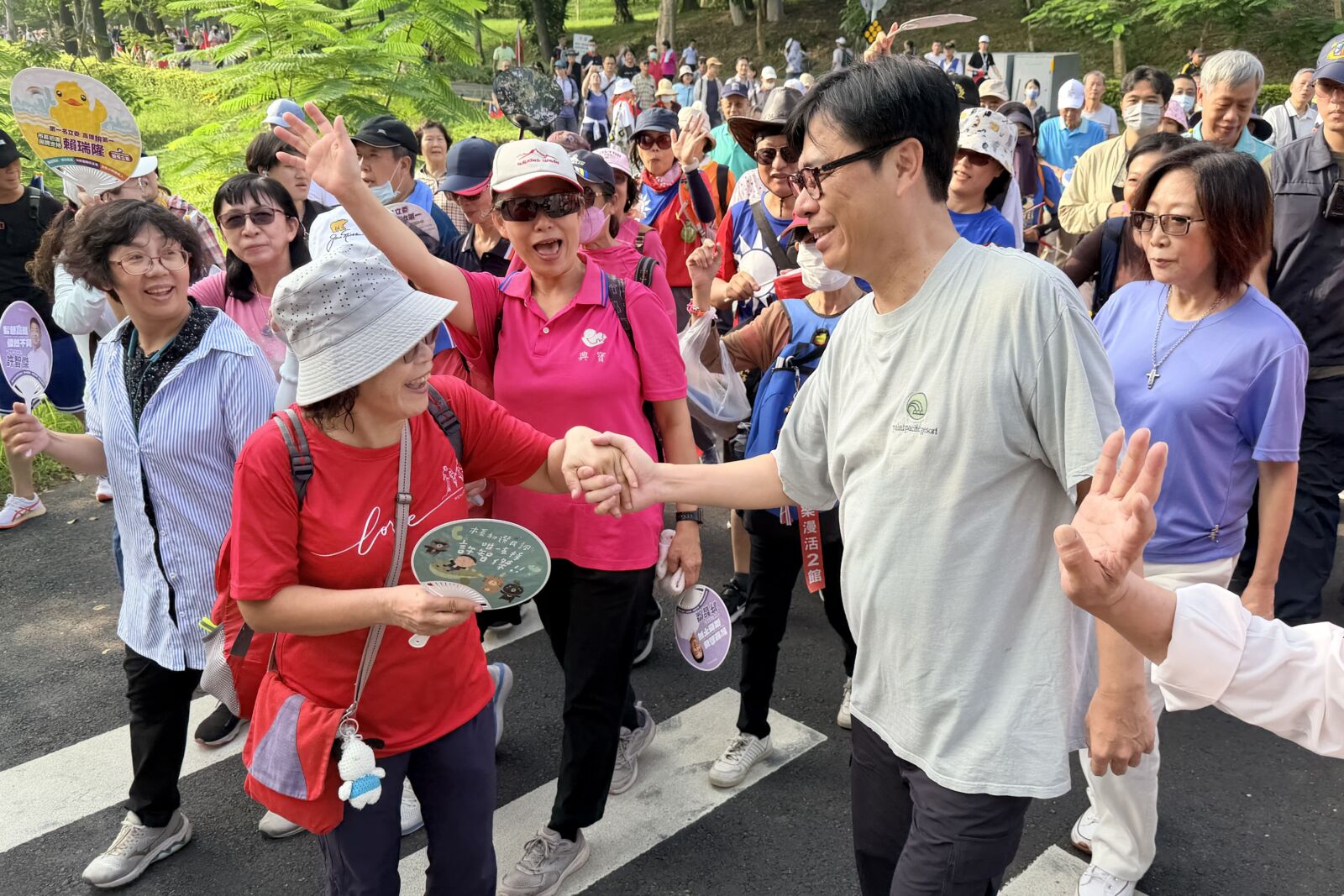 國慶升旗首移澄清湖 陳其邁:「球場變公園」果嶺秘境全民共享 236 國慶升旗首移澄清湖 陳其邁:「球場變公園」果嶺秘境全民共享 235