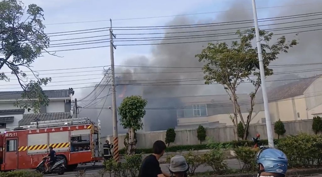 高雄海產行「柴油管線爆炸」!燉煮魚翅釀災-2人被救出