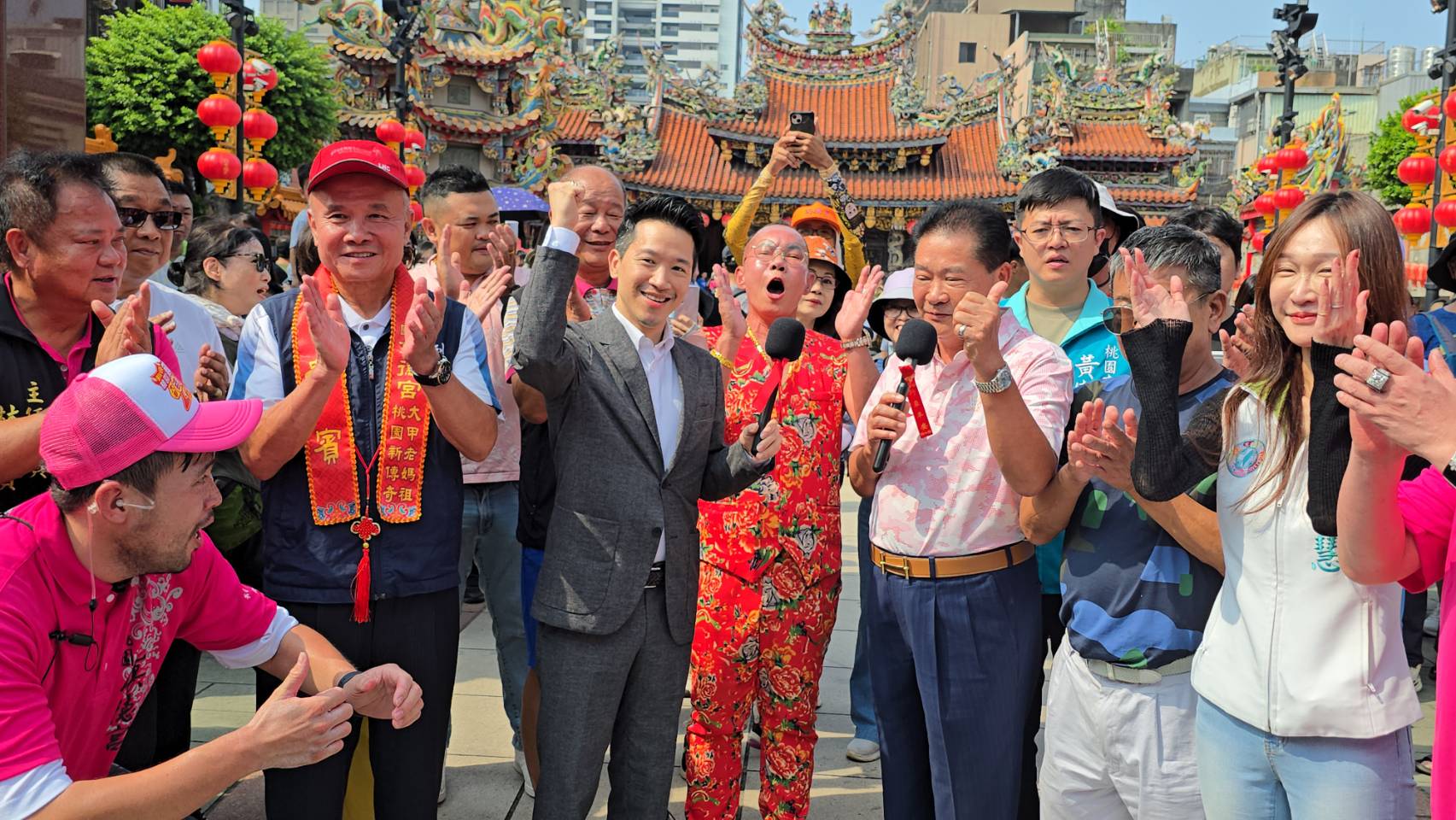 大甲媽首度遶境桃園賜福!何志偉親自抬轎祈求國泰民安
