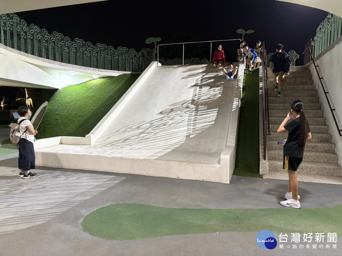 位於嘉義市北香湖公園內的「綠豆仁遊戲場」成為親子打卡的新亮點／嘉義市府提供