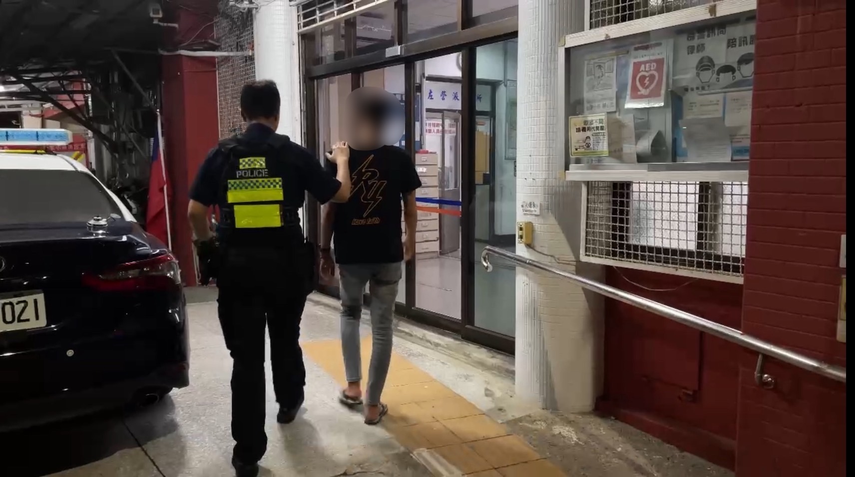左營萬年季爆衝突,男逛街不爽被勸路,開打黃姓父子