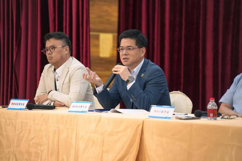 ▲北市府說明「北士科地上權轉移案」。