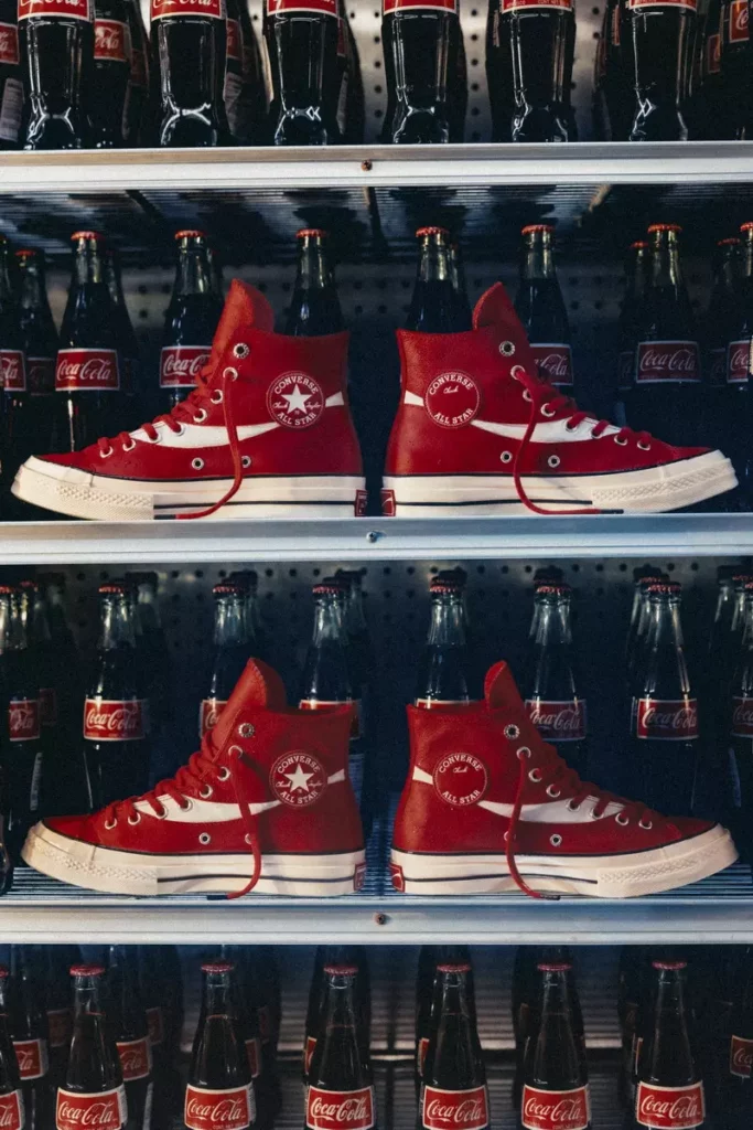 Converse 攜手「可口可樂」,正式發佈聯名 Converse x Coca-Cola Chuck 70 鞋款