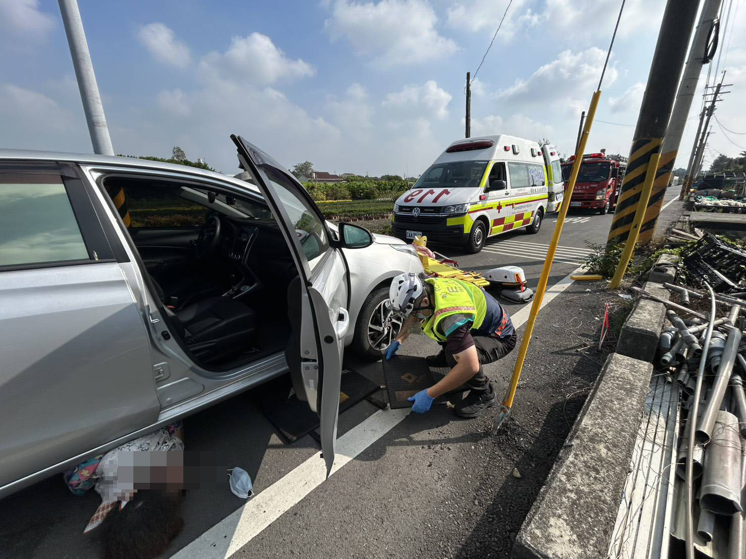 永靖巷口驚傳死亡車禍!79歲婦人被壓車底 搶救不治 - https://www.watchmedia01.com