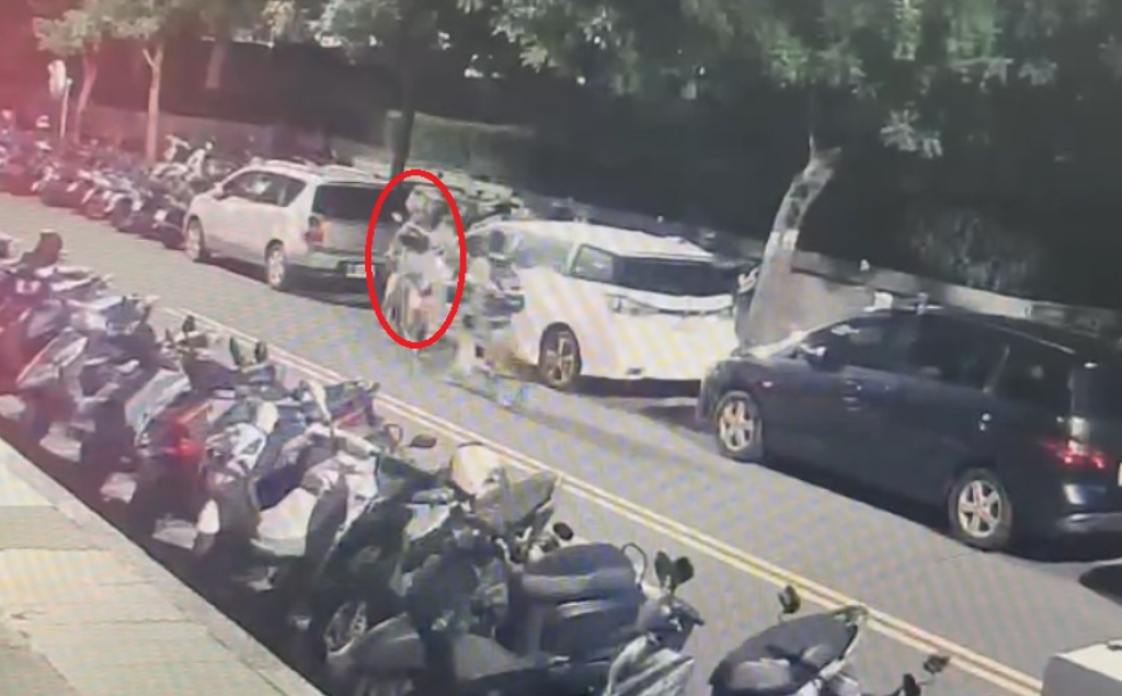 沒車牌照樣找得到!- 車停路邊被撞警調監視器找到肇事u-bike駕駛