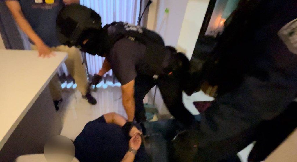 台東警強攻「毒品控台機房」!跨縣市連線剿滅販毒集團 一舉瓦解南部毒網