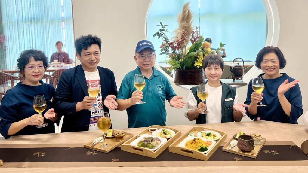 ▲「茶屋」推出茶香輕食與創意茶飲,將傳統韻味轉化為現代風格,讓品茗成為一場感官美學體驗。(記者蘇彩娥攝)