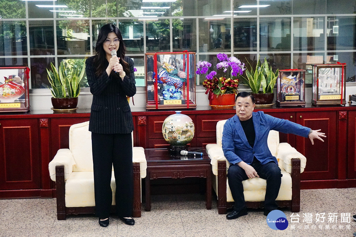 國民黨主席候選人鄭麗文拜會桃園市議長邱奕勝爭取支持。<br /><br />