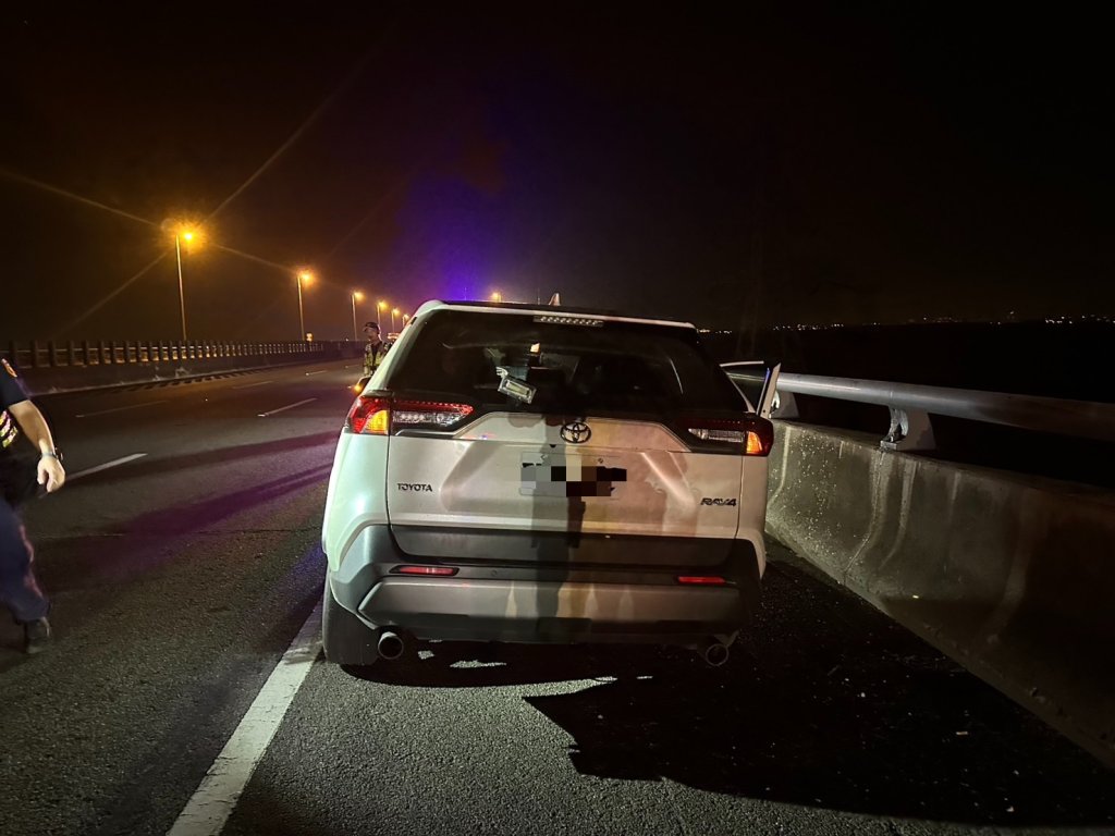 國道3號和美路段事故! 自小客車撞護欄兩傷