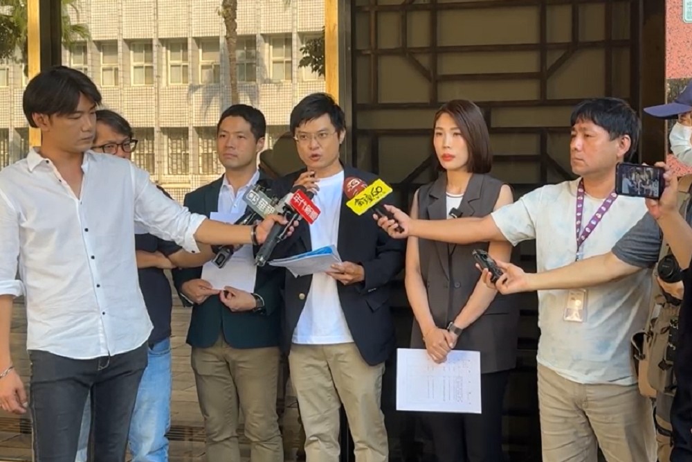 青年監督聯盟告發索賄藥廠　張凱維還原過程：將反擊遞狀提告 237