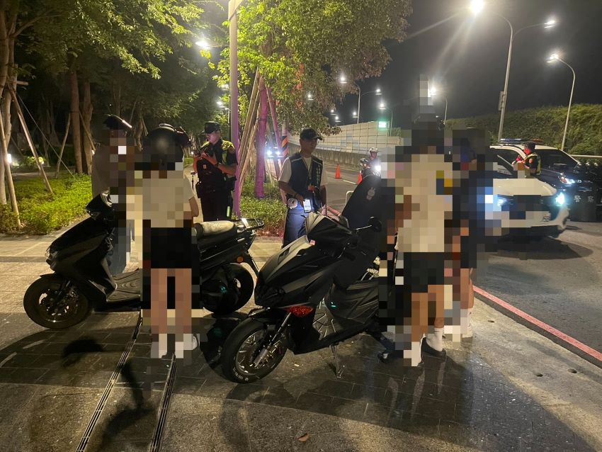 遏止擾民守護夜間安寧 中和警強化取締改裝噪音車 3 《圖說》中和分局會同環保局於民眾反映改裝車輛出沒路段,執行取締專案。〈中和分局提供〉