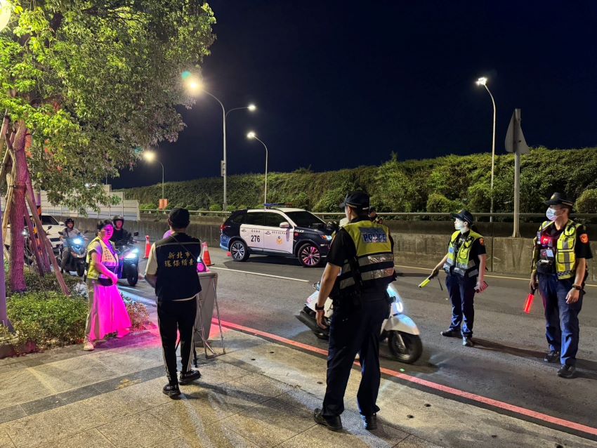 遏止擾民守護夜間安寧 中和警強化取締改裝噪音車 4 《圖說》新北市府已公告深夜22時至翌日上午6時,禁止使用非經主管機關噪音審驗或檢驗的非法排氣管,違者將依噪音管制法處新臺幣3,000元以上3萬元以下罰鍰,並可按次處罰。〈中和分局提供〉