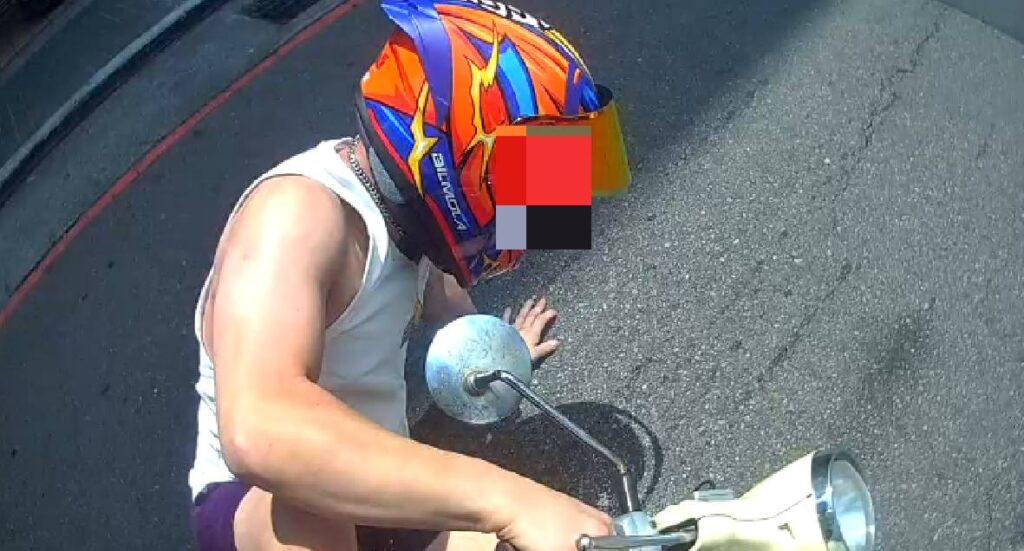 通緝犯騎車帽帶沒扣被攔              逃逸撞自小客車為警所逮