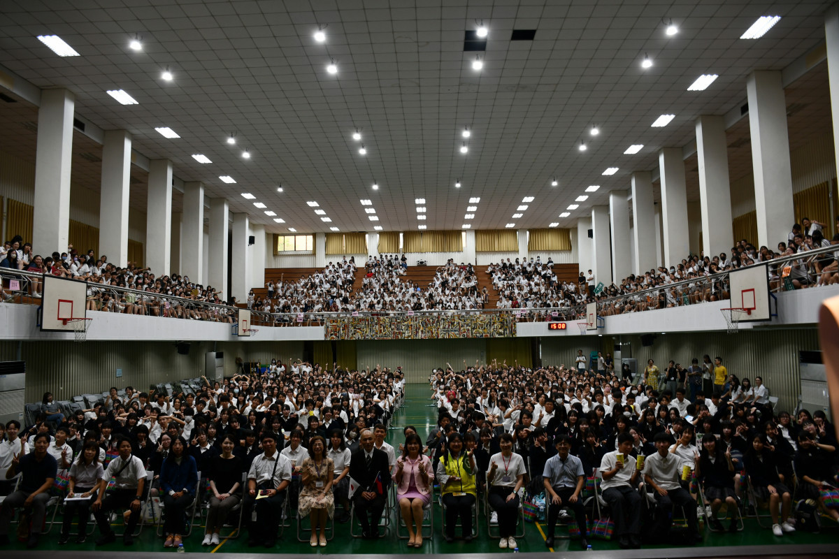 彰化市友好城市日本小松市的高校生來台和彰化女中進行教育文化交流相見歡。圖／記者鄧富珍翻攝