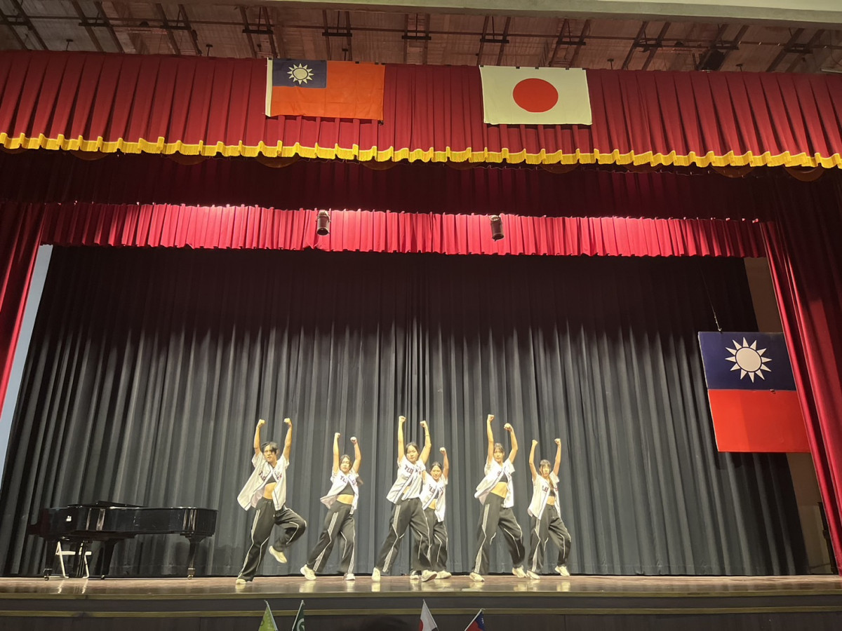 彰化女中熱舞表演。圖/記者鄧富珍翻攝