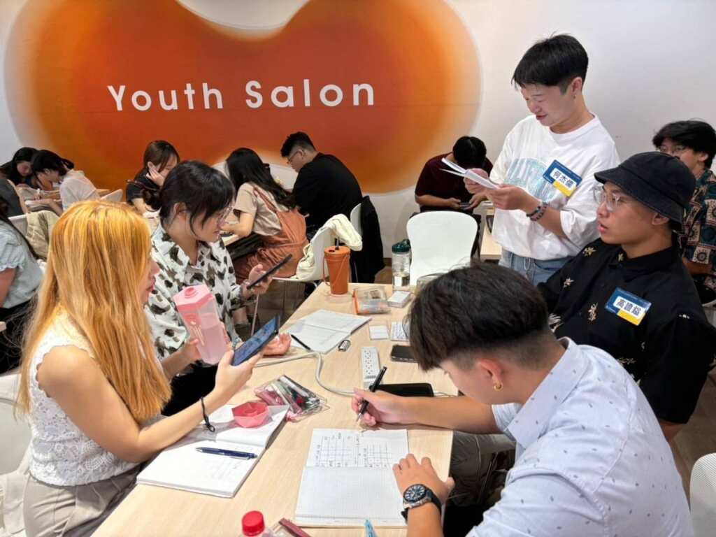 ▲青年參與職涯工作坊，小組學員積極進行討論（歷史照片／中彰投分署提供）