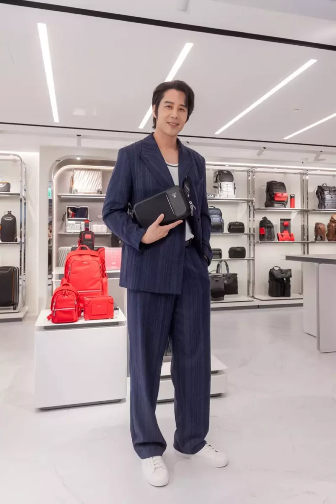 「TUMI 在台首間高端經典概念店 麗晶精品煥新開幕」 胡宇威出席剪綵慶賀