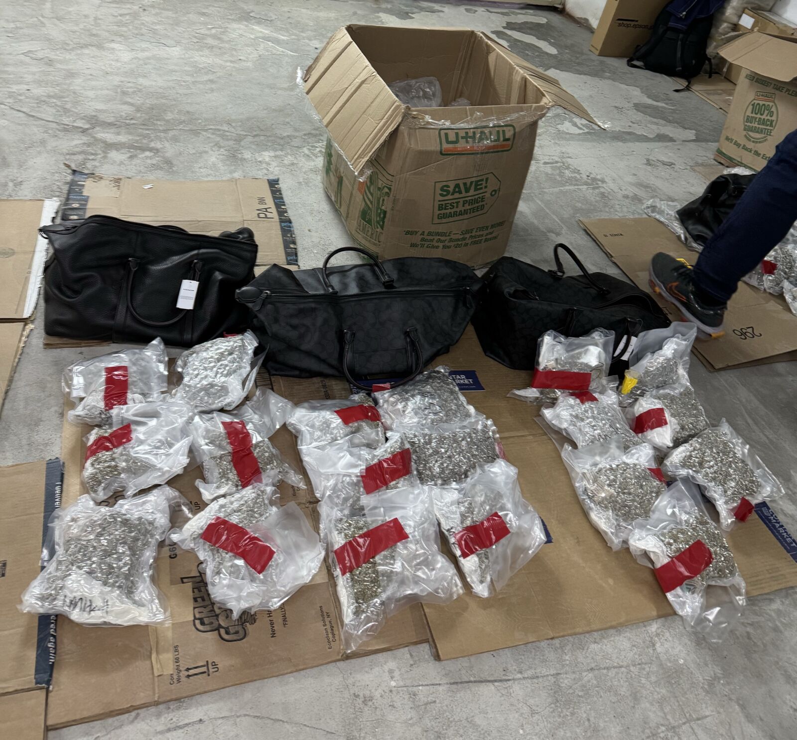 台美警方合作搗獲走私大麻市值3億 律師勾結毒梟涉洩密GG了 248 台美警方合作搗獲走私大麻市值3億 律師勾結毒梟涉洩密GG了 247