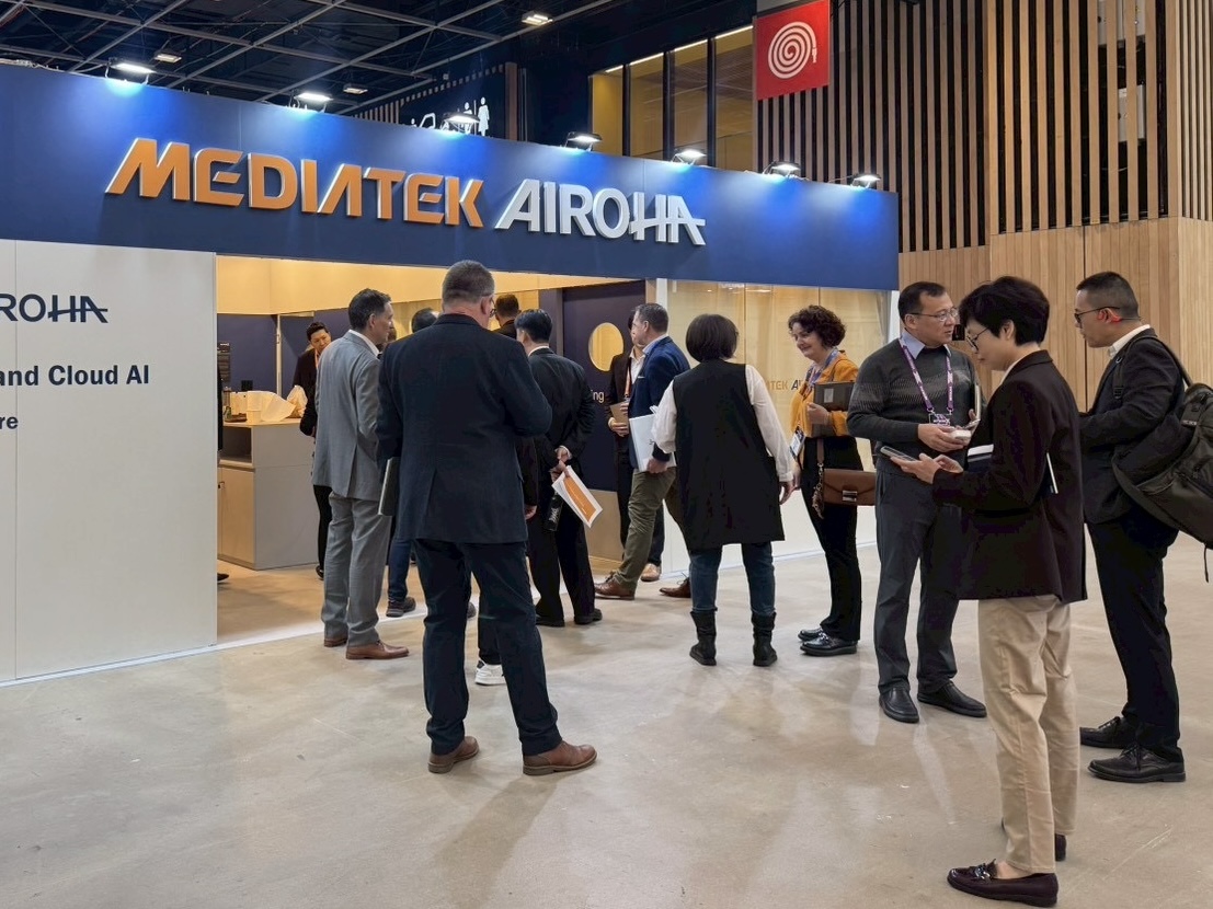 達發全球首推AI Fiber Gateway無縫整合聯發科Wi-Fi 7技術 在家即可訓練個人化AI模型 204 達發全球首推AI Fiber Gateway無縫整合聯發科Wi-Fi 7技術 在家即可訓練個人化AI模型 203