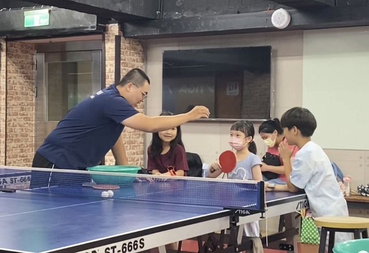 台北學桌球推薦:專業師資團隊全程指導(圖/Medick Marketing Ltd.提供)