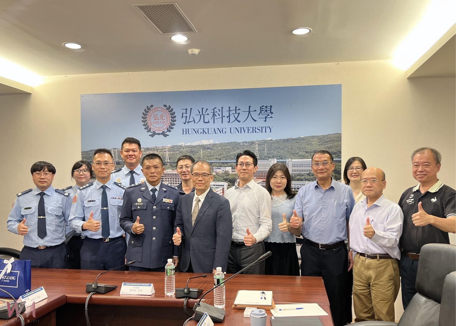 響應國軍人才培育!弘光科大健康管理碩士學分班 中部空軍營區開班授課啟動 - https://www.watchmedia01.com