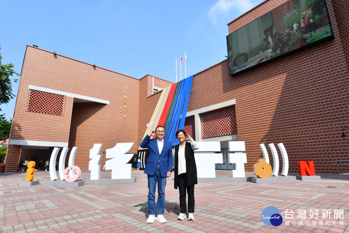 侯友宜市長參訪台灣設計展,讚彰化展區表現亮眼、設計能量驚豔全場。圖/記者鄧富珍攝