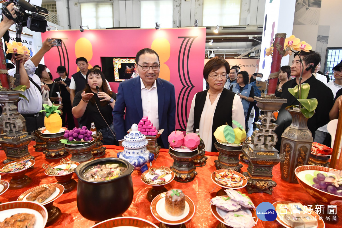侯友宜市長參訪台灣設計展,讚彰化展區表現亮眼、設計能量驚豔全場。圖/記者鄧富珍攝