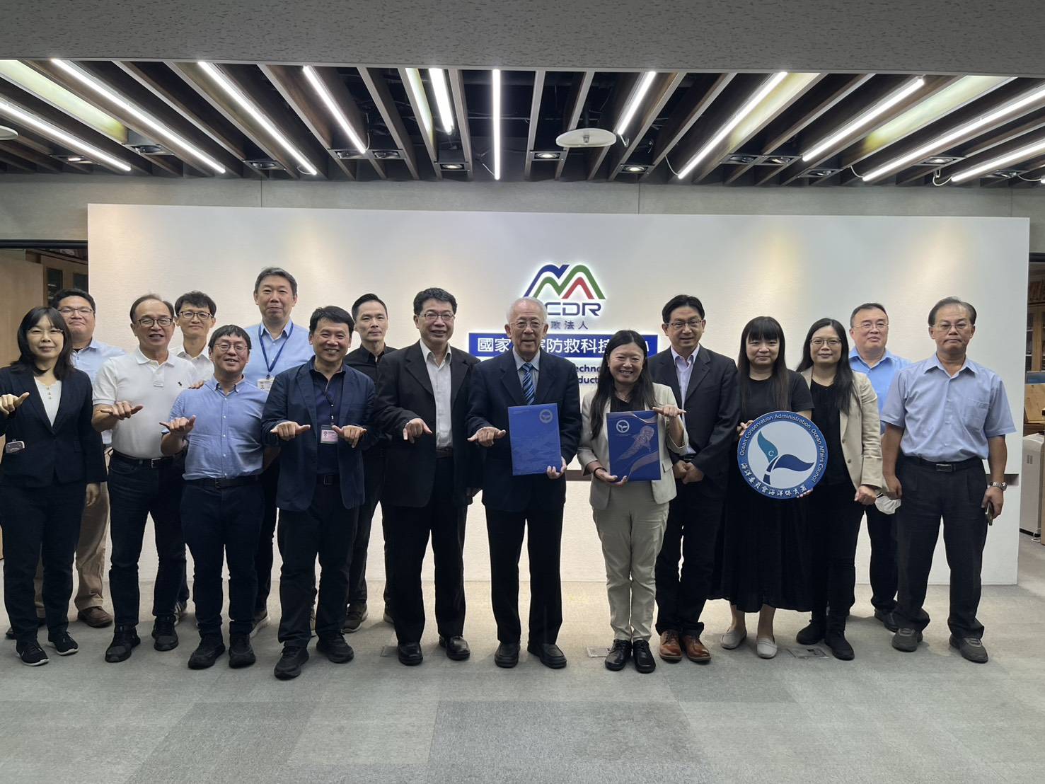 海保署與NCDR簽署合作備忘錄 協作氣變風險預警 迎向健康韌性海洋