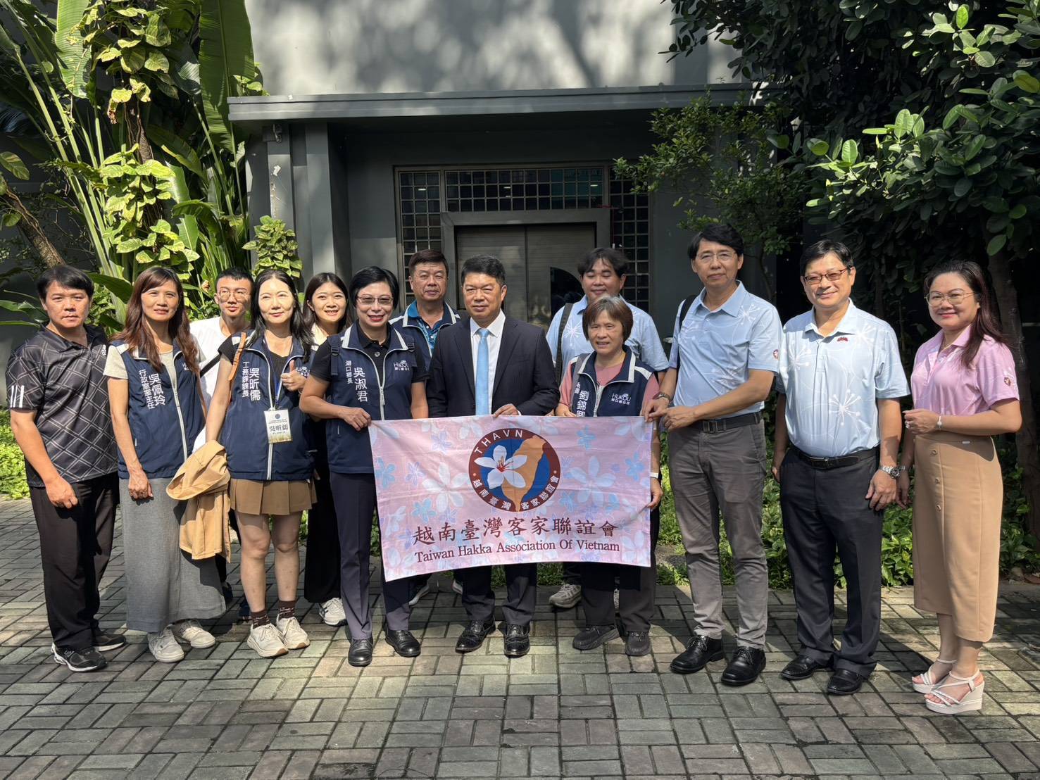 越南臺灣客家聯誼會:歡迎台灣湖口鄉嫏長及客家鄉親訪越 合影2