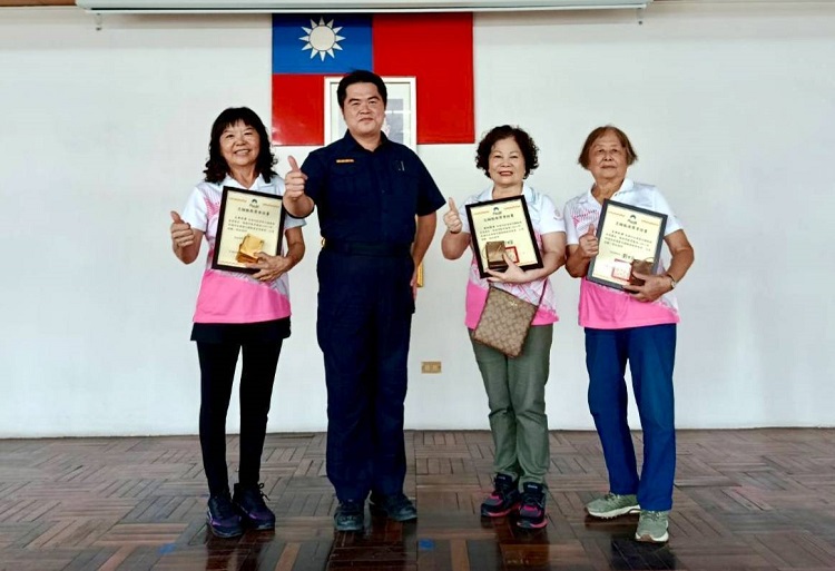 ▲10年如1日!虎尾警分局警察志工獲內政部肯定。(記者劉春生攝)