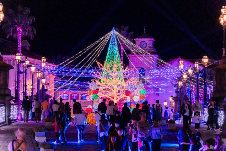 冬日光影魔法登場！和歌山「FeStA LuCe」打造夢幻歐風聖誕樂園
