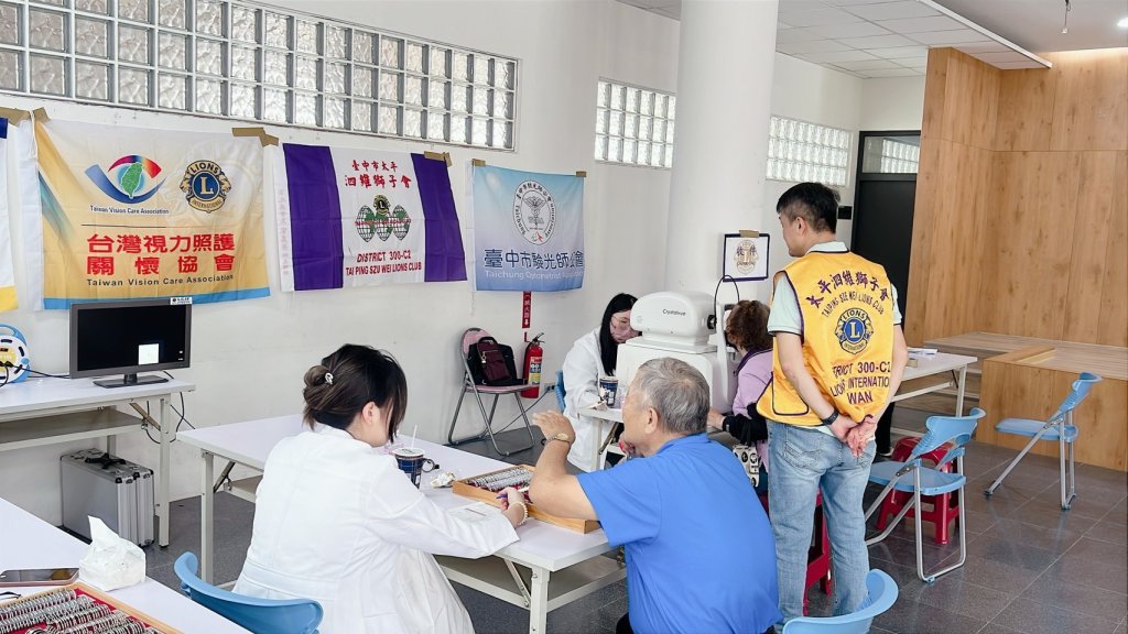 宏恩眼鏡以行動守護長輩視力 立人分公司驗光師參與太平公益篩檢行動