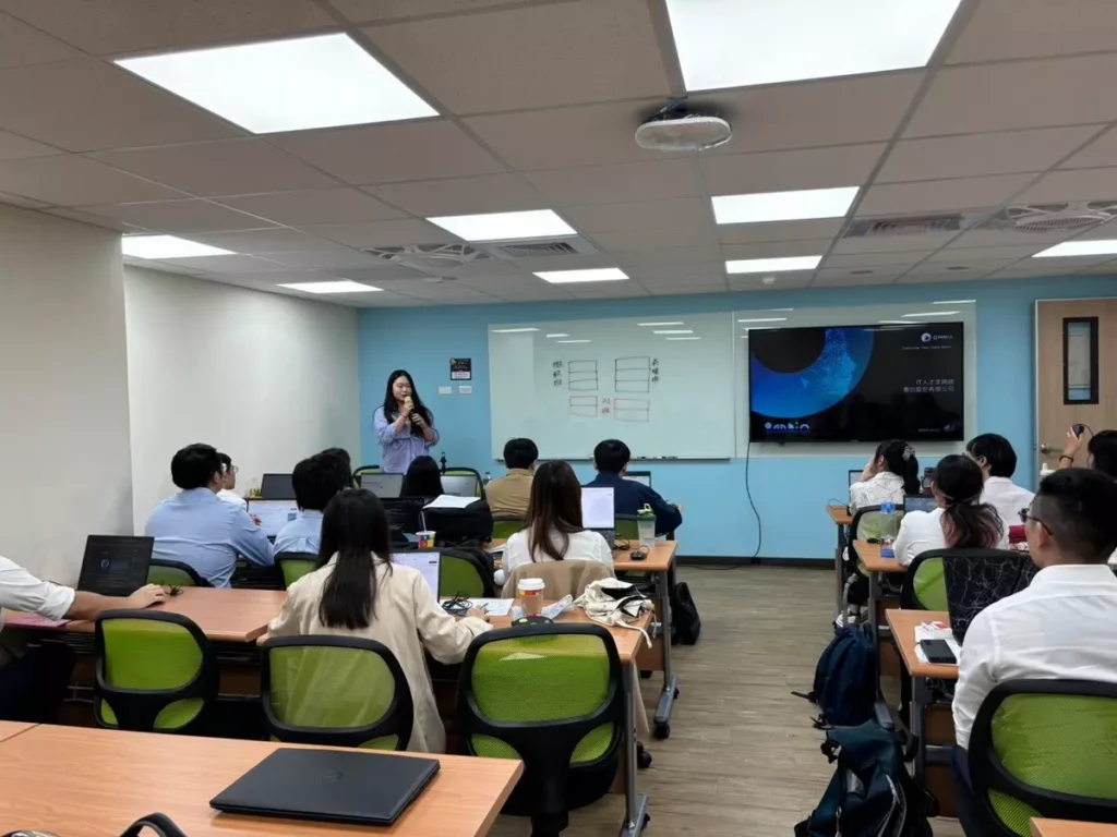 綠界大數據攜手緯育TibaMe推出【電商成長顧問養成營】,反響熱烈,首梯已滿班。(緯煜提供)
