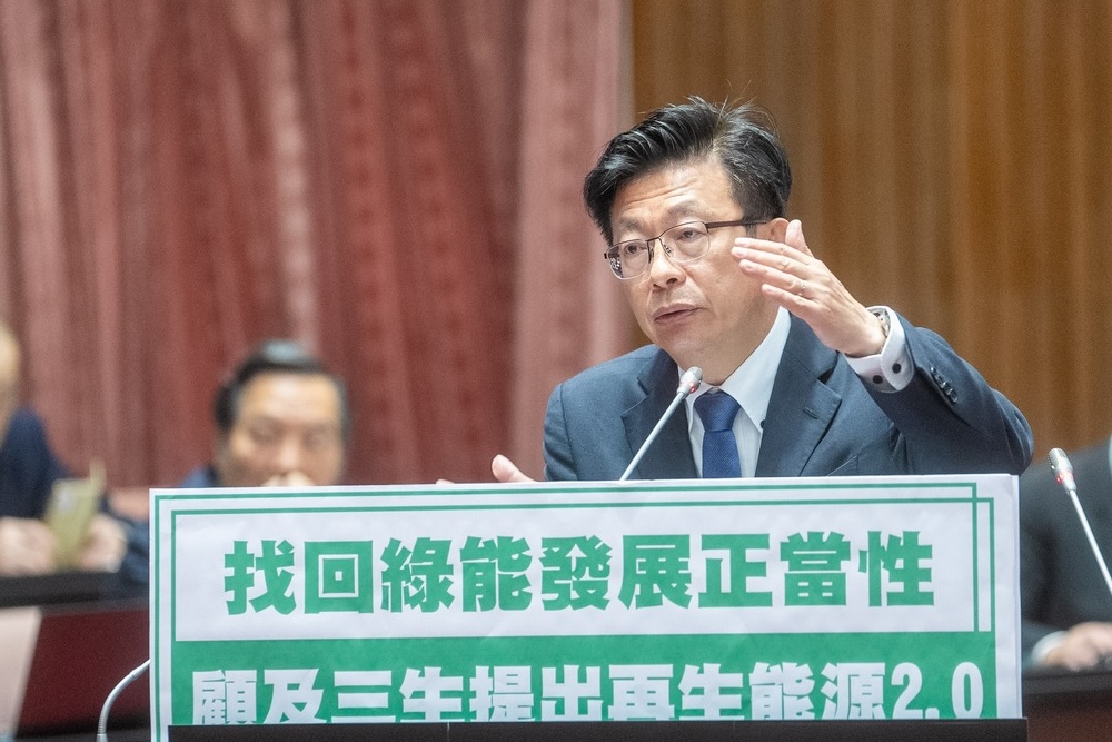 嗆謝龍介只敢在直播出張嘴 郭國文:我擋過不當光電案 202 嗆謝龍介只敢在直播出張嘴 郭國文:我擋過不當光電案 201
