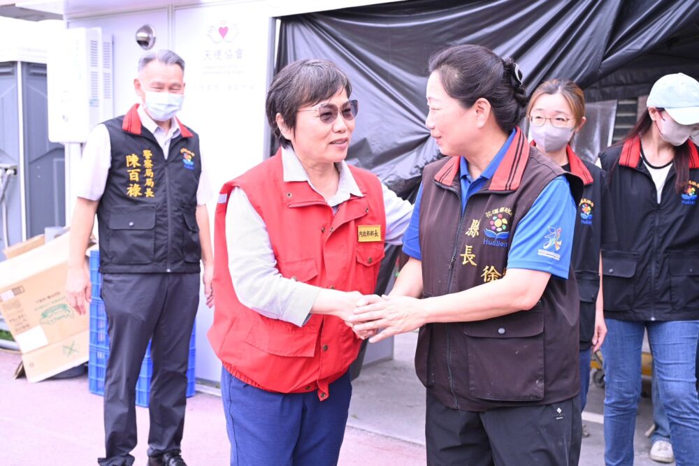 關懷馬太鞍疏散演練收容情形 徐榛蔚陪同劉世芳赴光復幼兒園 196 關懷馬太鞍疏散演練收容情形 徐榛蔚陪同劉世芳赴光復幼兒園 195