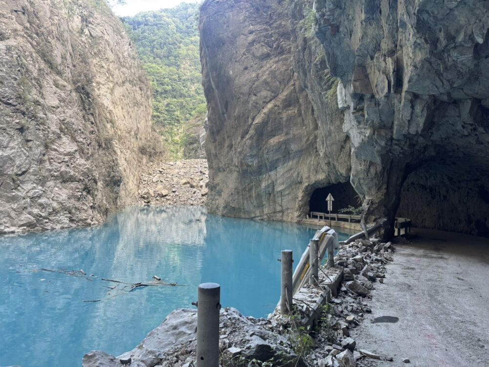 燕子口堰塞湖霸體達270萬噸 林保署籲下游儘速撤離 228 燕子口堰塞湖霸體達270萬噸 林保署籲下游儘速撤離 227
