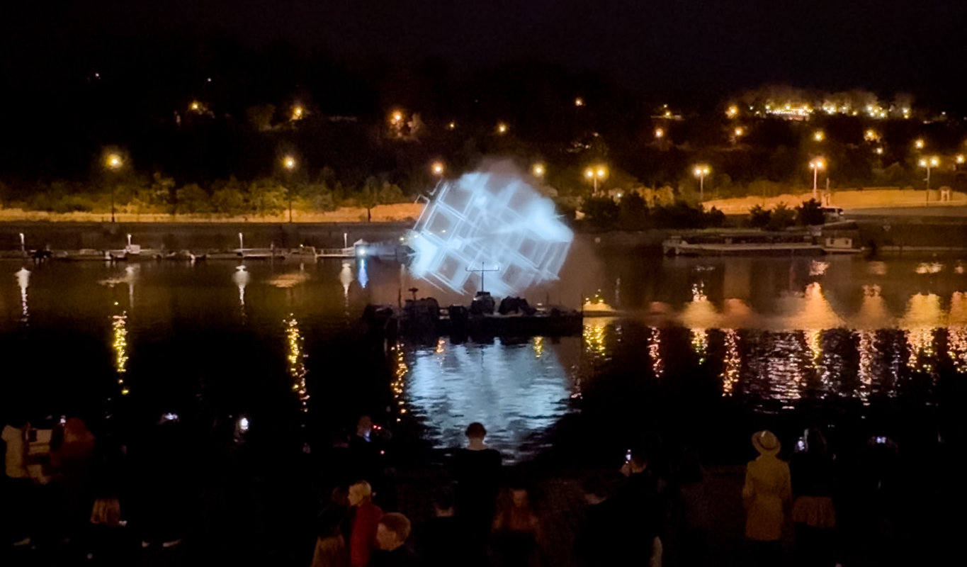 真正的臺灣之光——黑川互動媒體藝術（Peppercorns Interactive Media Art）於捷克 Signal Festival 盛大點亮！ - https://www.watchmedia01.com