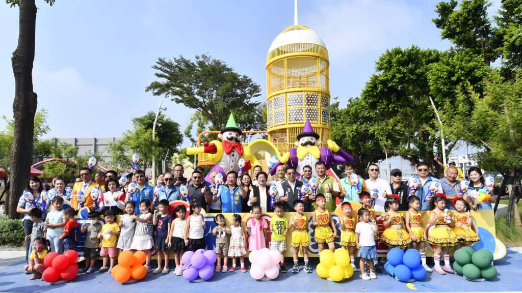 ▲彰化縣政府為推動「一鄉鎮一特色公園」,於二林鎮選定和平公園辦理環境設施全面改善,於去(113)年11月動工,打造星球探索樂園,並於今日上午舉行啟用典禮。(圖/彰化縣政府提供)