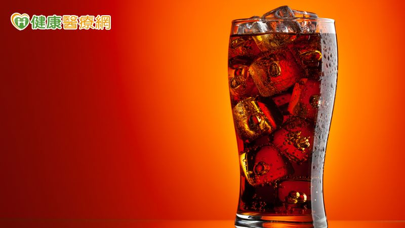 喝可樂會殺精？醫解惑：別信都市傳說　事後沖洗反增私密處感染風險