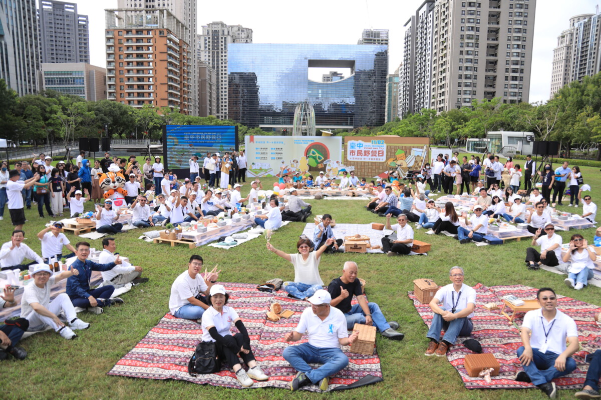 ▲台中市民野餐日宣傳記者會大合照。(圖/記者顏淑娟翻攝)