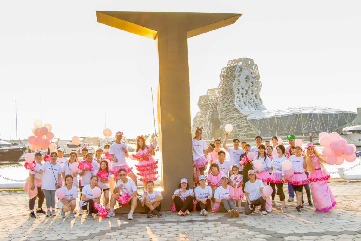 ▲高雄洲際酒店熱情遠端響應《裙襬澎澎RUN》,以行動為女性健康助力,號召同仁在高雄港灣展開粉紅路跑。(圖/高雄洲際酒店提供)