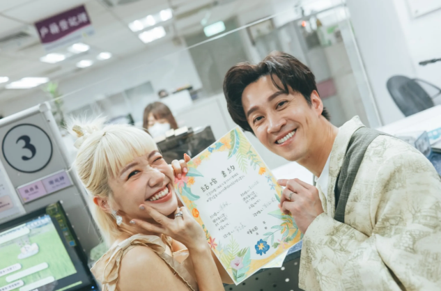 Lulu黃路梓茵、陳漢典登記結婚！甜喊「真的是我老公了」