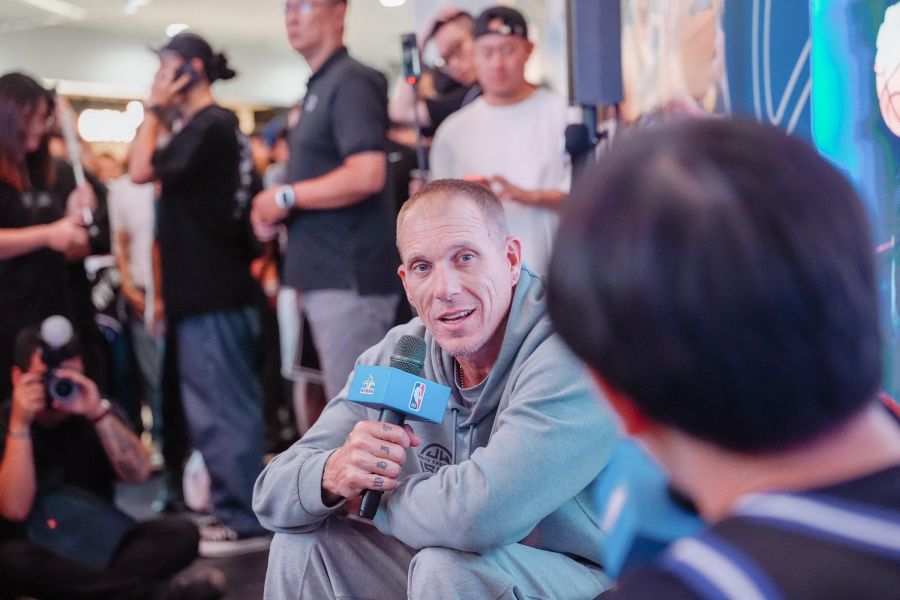 緯來 x NBA 2025-2026開季宣傳 NBA傳奇球星「白巧克力」Jason Williams快閃來台