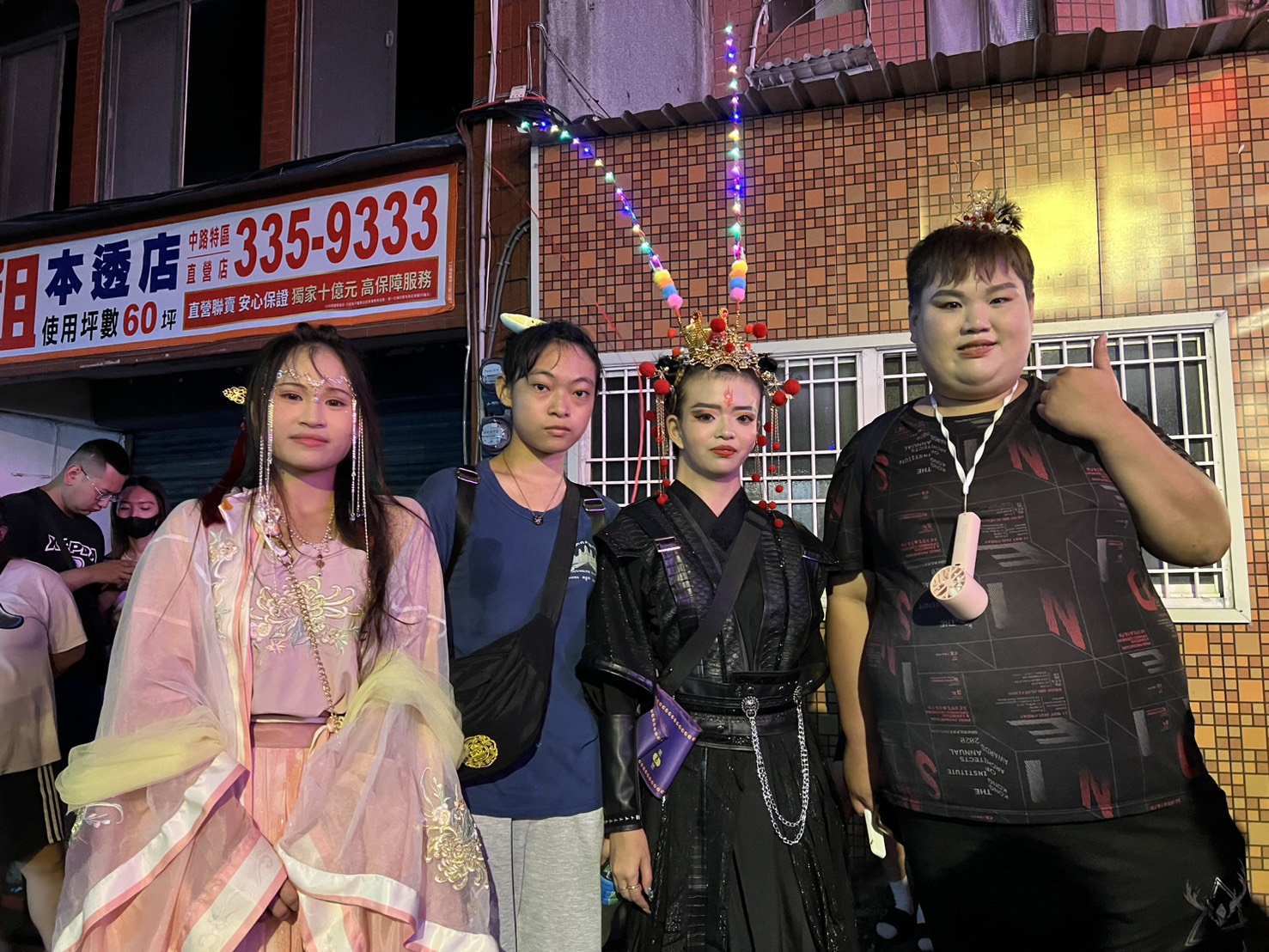 太子爺粉絲年輕化!四位大學生運用巧思Cosplay各種太子爺與小仙女裝扮,現場超吸睛(圖/桃園護國宮提供)